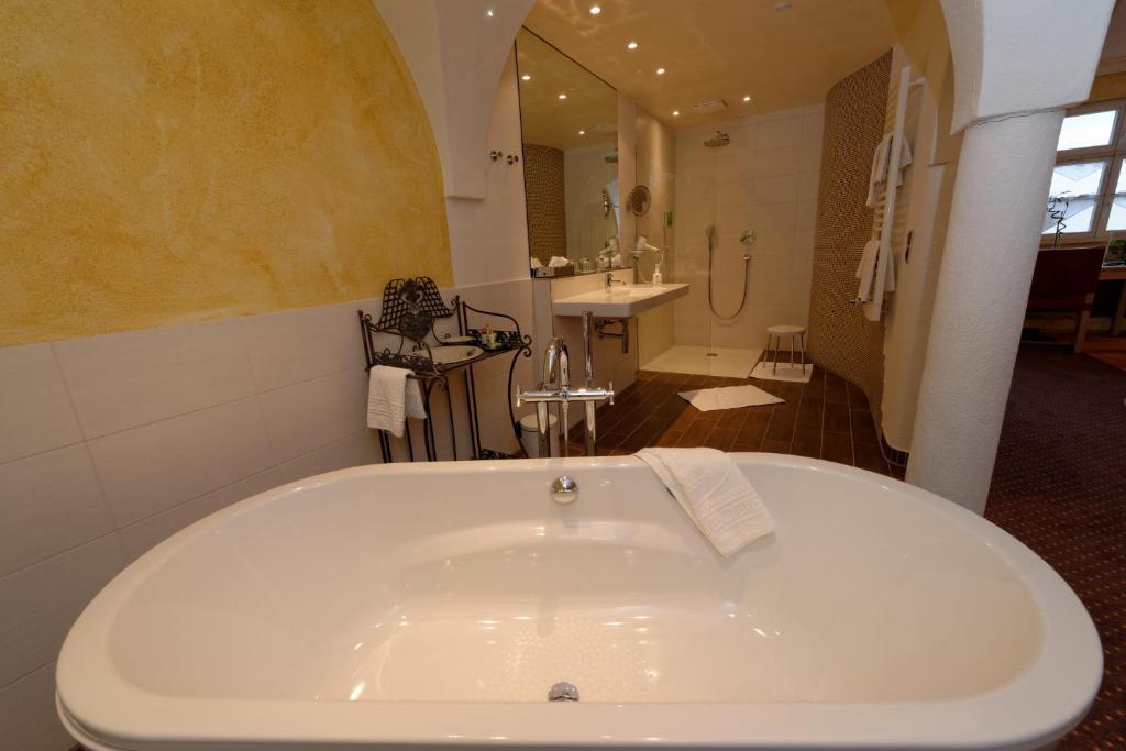 Hotel & Brauereigasthof Drei Kronen Memmelsdorf Esterno foto
